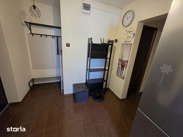 Apartament cu 3 camere decomandat în Titan