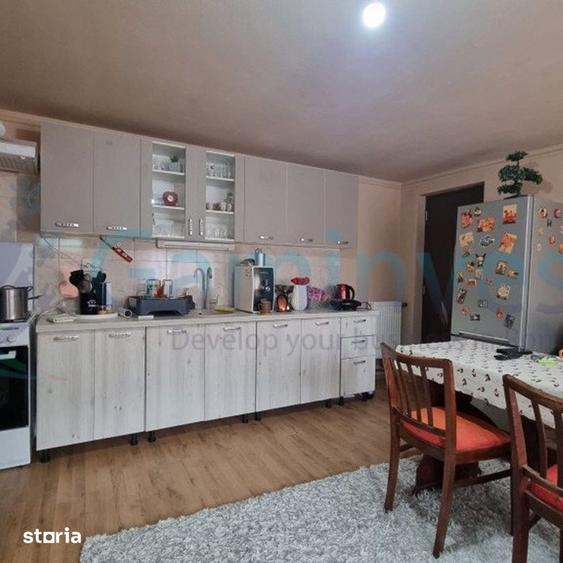 Casă cu 5 camere cu Teren 1611 Mp în Răbăgani