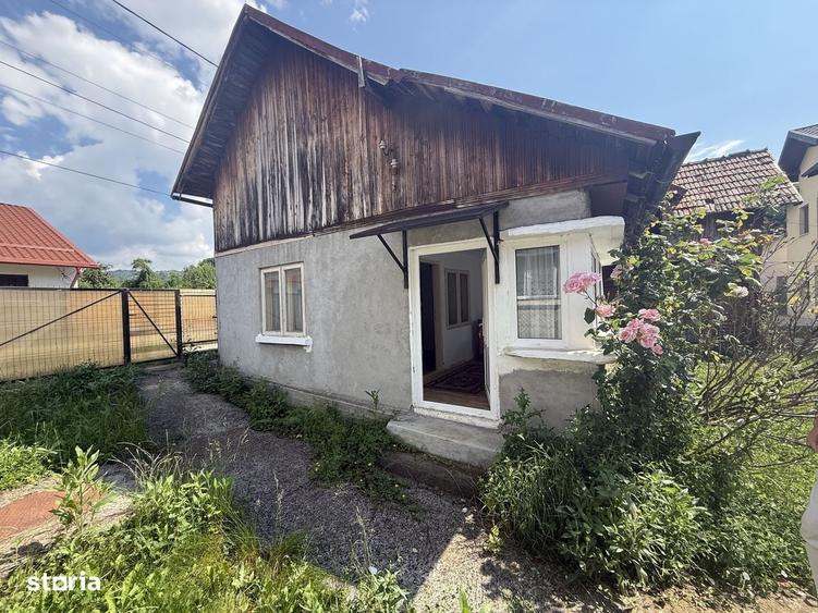 Casă cu 3 camere cu Teren 813 Mp în Adunați