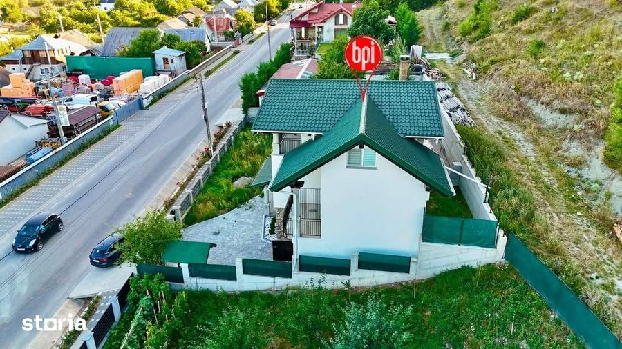 Casă cu 5 camere cu Teren 798 Mp în Slatina