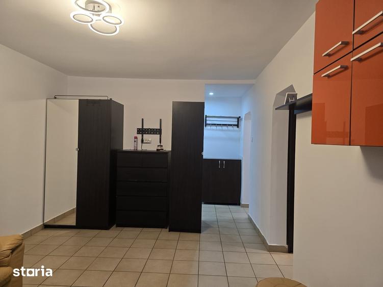 Apartament cu 2 camere semidecomandat în Tineretului