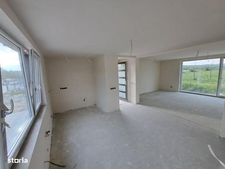 Casă cu 4 camere cu Teren 265 Mp în Central