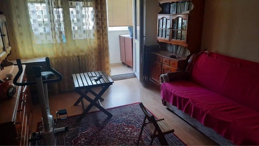 Apartament cu 3 camere decomandat în Drumul Taberei