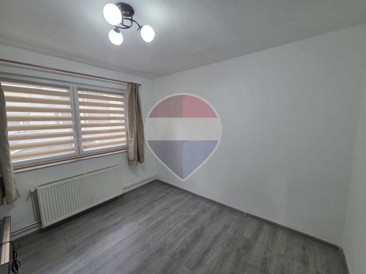Apartament cu 2 camere semidecomandat, mobilat în Central