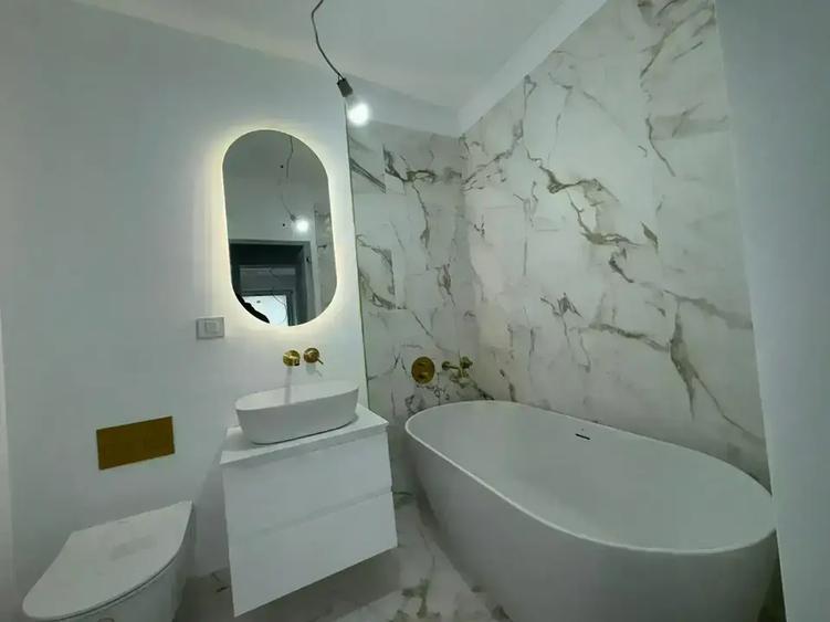 Apartament cu 3 camere semidecomandat în Unirii