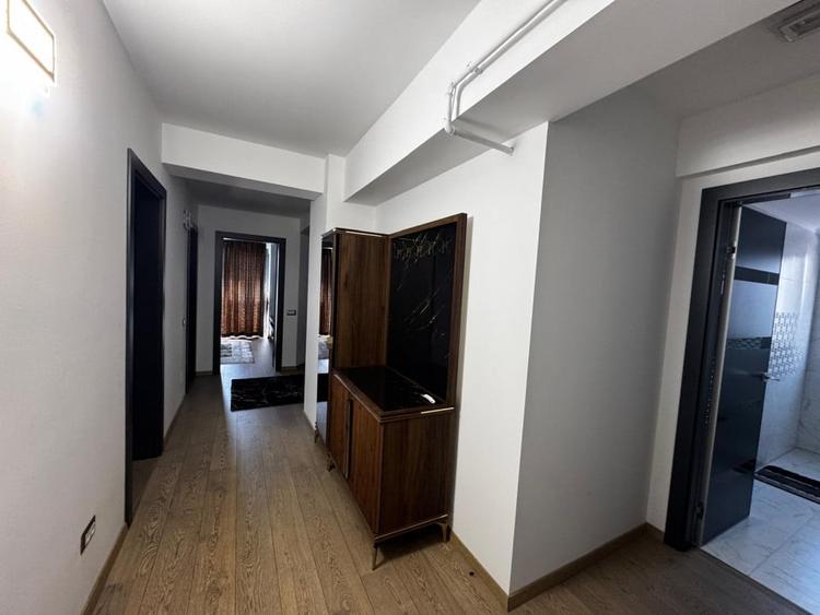 Apartament cu 4 camere decomandat, mobilat în Sud