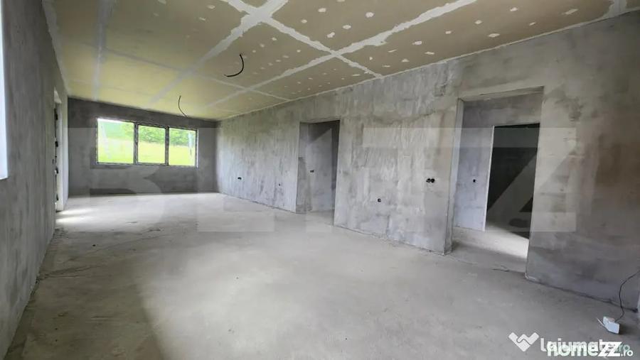 Casă cu 4 camere cu Teren 500 Mp în Nazna