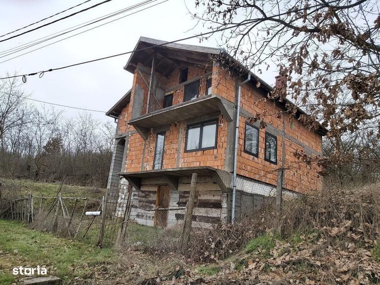 Casă cu 4 camere în Viile Satu Mare