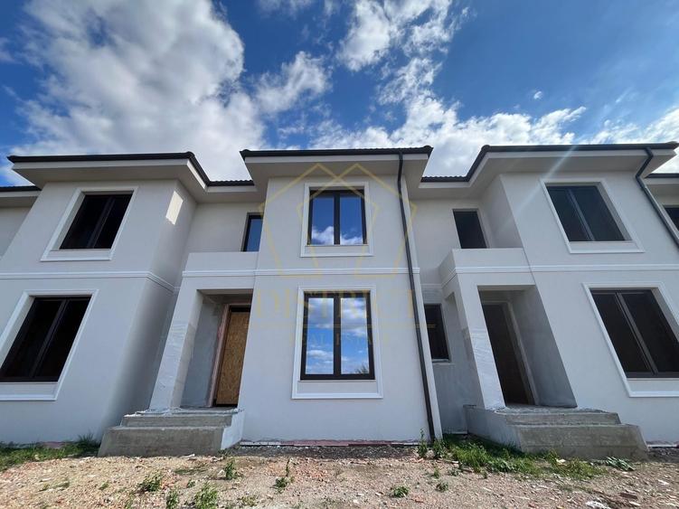 Casă individuală cu 3 camere cu Canalizare în Giroc
