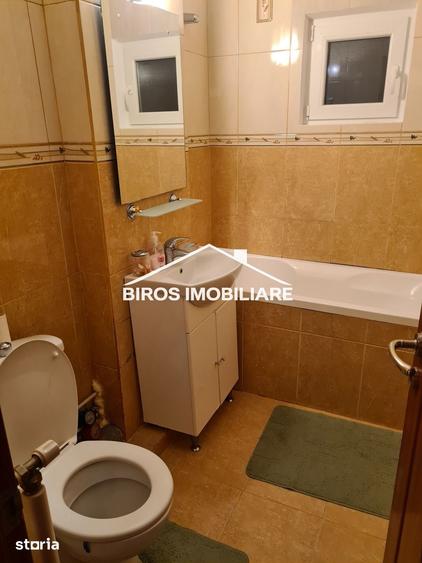 Apartament cu 2 camere decomandat în Rovine