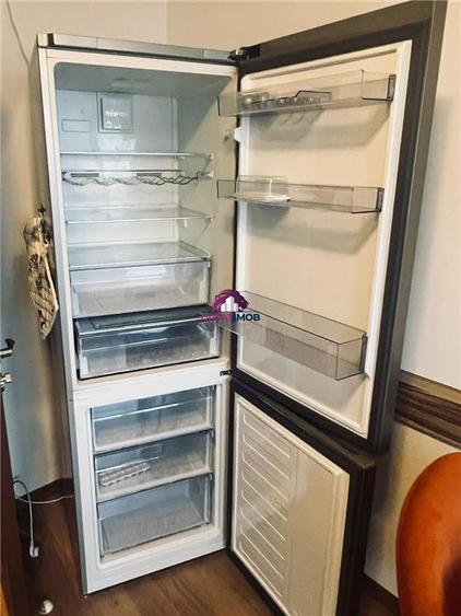 Apartament cu 2 camere decomandat, mobilat în Republicii