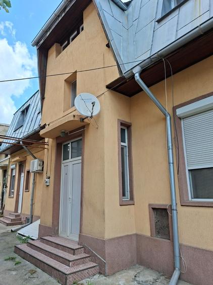 Casă cu 4 camere cu Canalizare în Titulescu