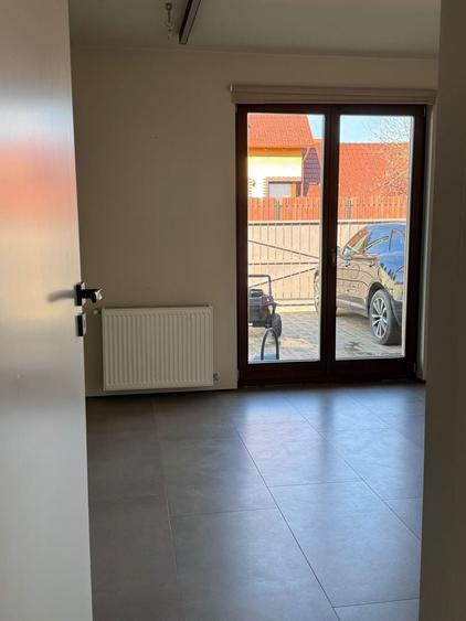 Casă individuală cu 5 camere cu Canalizare în Livezeni