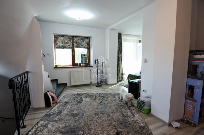 Duplex cu 11 camere cu Canalizare în Tache