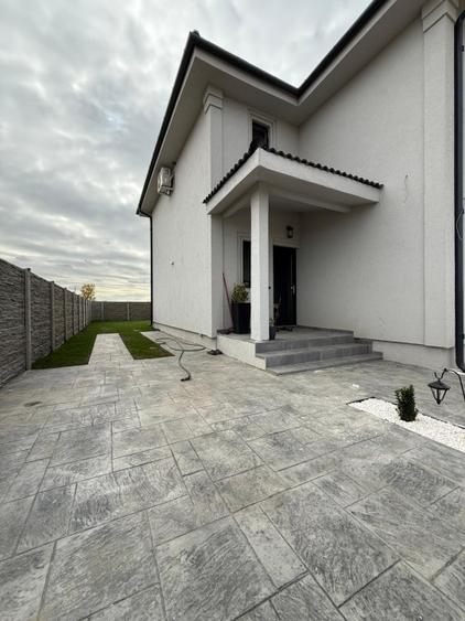 Duplex cu 4 camere cu Canalizare în Giroc