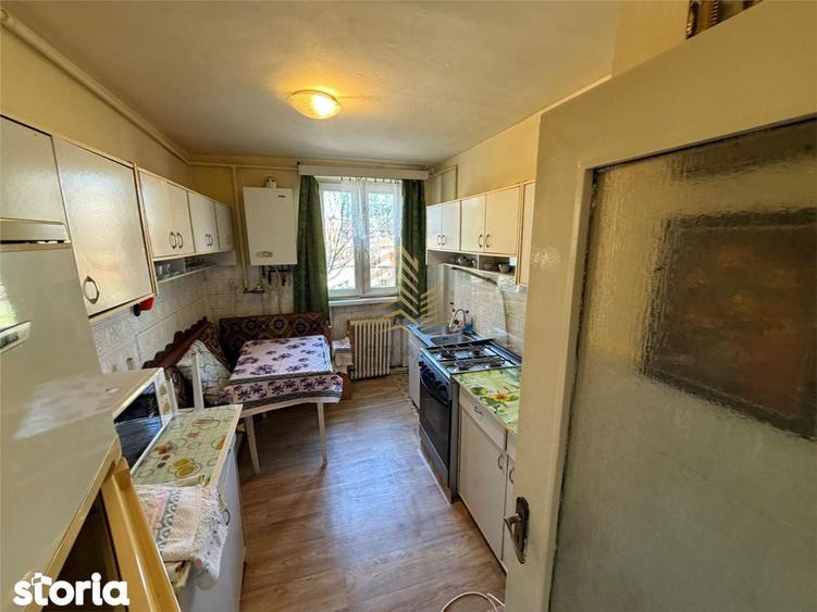 Apartament cu 3 camere decomandat în Central
