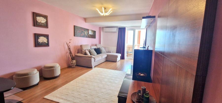 Apartament cu 3 camere decomandat, mobilat în Faleza Nord