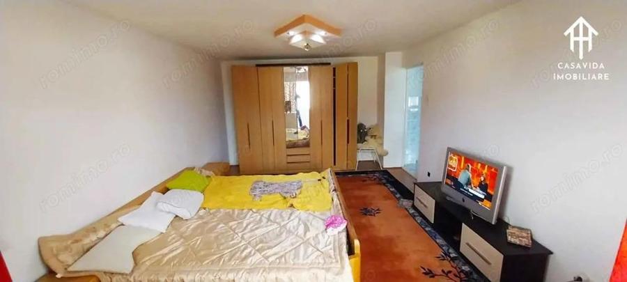 Apartament cu 4 camere decomandat în Central