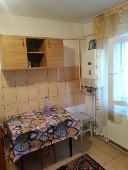 Apartament cu 2 camere semidecomandat în Broșteni