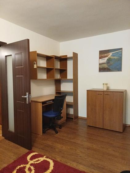 Apartament cu 2 camere semidecomandat în Izvorani