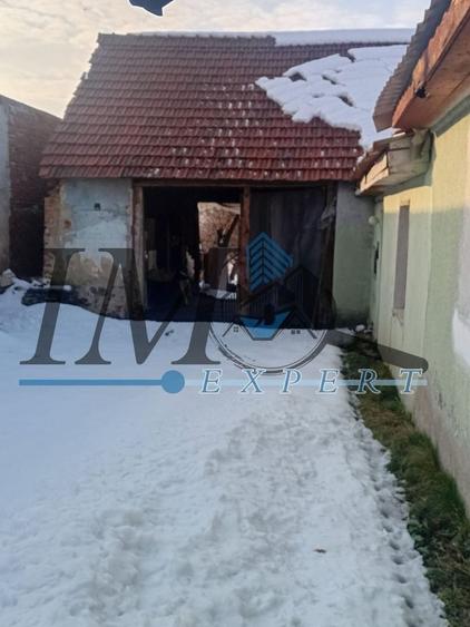 Casă individuală cu 4 camere cu Teren 731 Mp în Est
