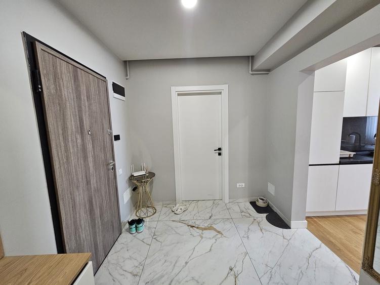 Apartament cu 2 camere semidecomandat în Teiul Doamnei