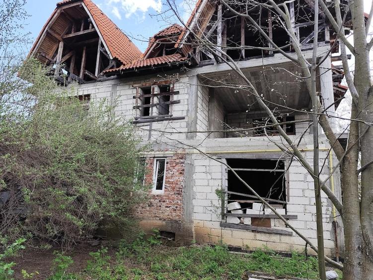Casă cu Teren 1073 Mp în Voila