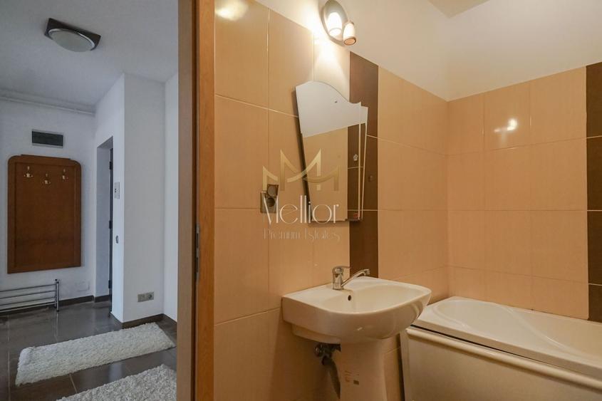 Apartament cu 2 camere semidecomandat, mobilat în Central