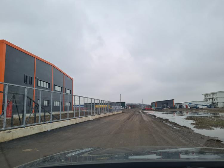 Teren Construcții intravilan de 10000 mp, în Exterior Vest