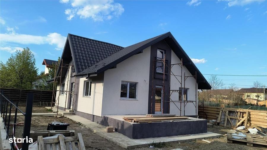 Casă cu 3 camere decomandat în Podu Roș