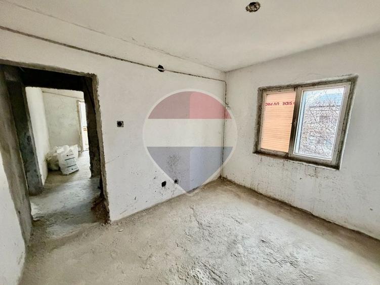 Apartament cu 4 camere decomandat în Brăilei