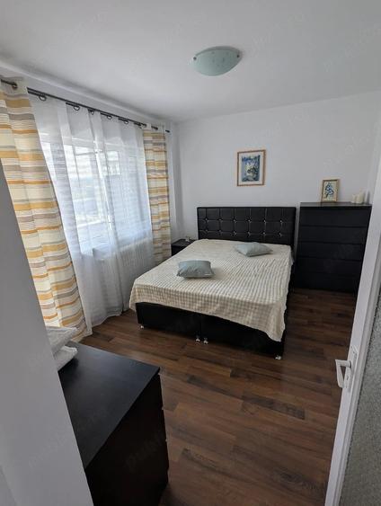 Apartament cu 3 camere semidecomandat în Exterior Vest