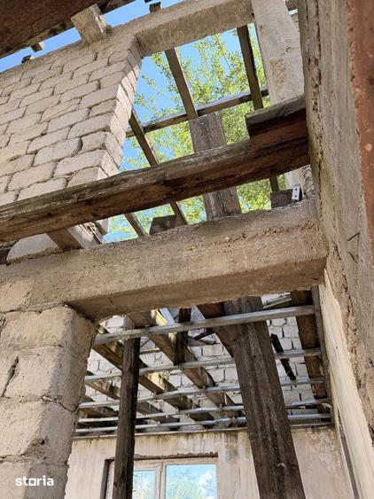 Casă cu 4 camere cu Teren 468 Mp în Mărăcineni