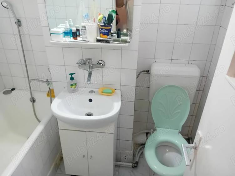 Apartament cu 3 camere decomandat în Mărăței