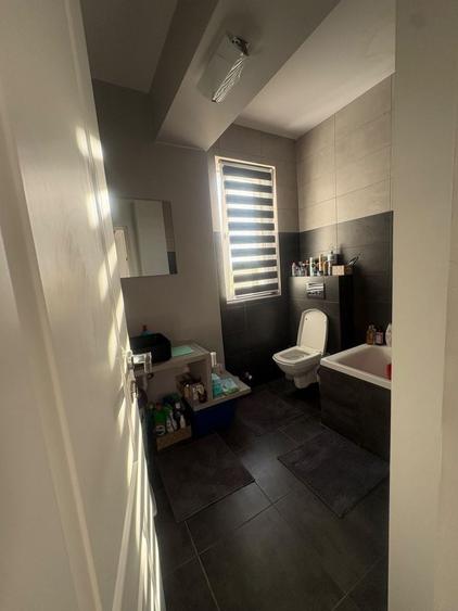 Apartament cu 3 camere decomandat în Breazu