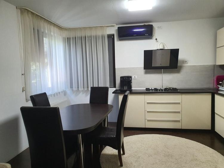 Casă cu 4 camere decomandat în Țegheș