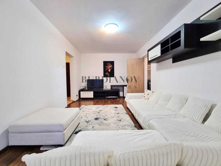 Apartament cu 2 camere semidecomandat în Gorjului