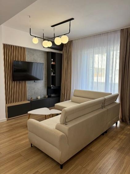 Apartament cu 3 camere semidecomandat, mobilat în Berceni
