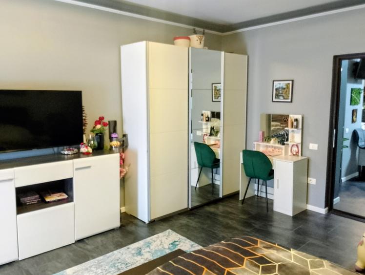 Apartament cu 2 camere decomandat în Take Ionescu
