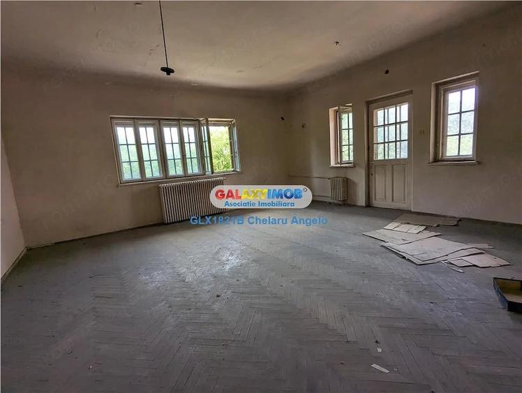 Casă cu 10 camere cu Teren 1760 Mp în Cișmigiu