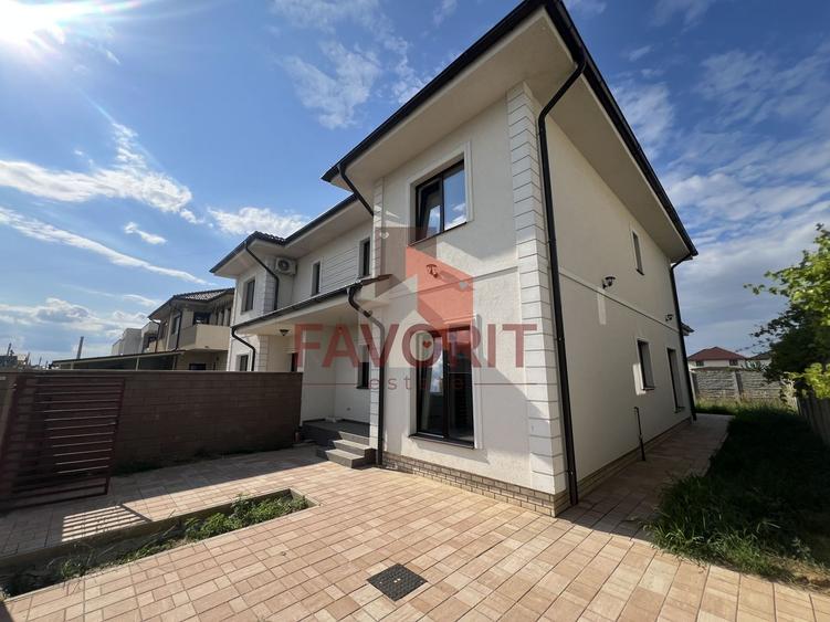 Duplex cu 5 camere cu Canalizare în Chișoda