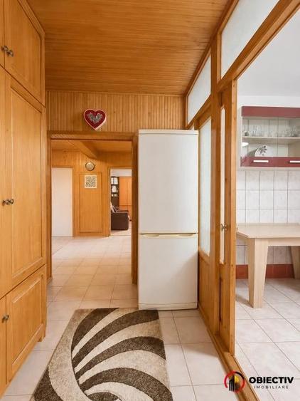 Apartament cu 3 camere decomandat în Precista