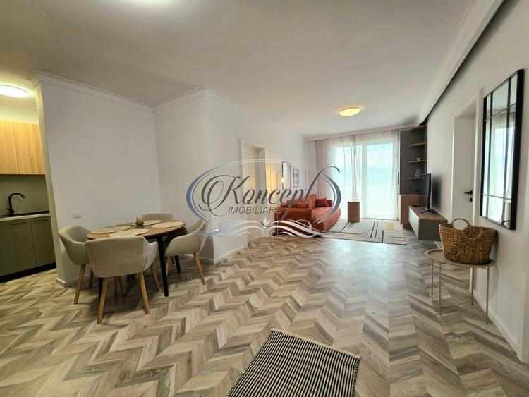 Apartament cu 3 camere semidecomandat, mobilat în Între Lacuri