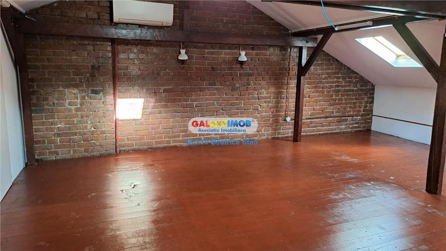 Casă cu 8 camere cu Teren 200 Mp în Cotroceni