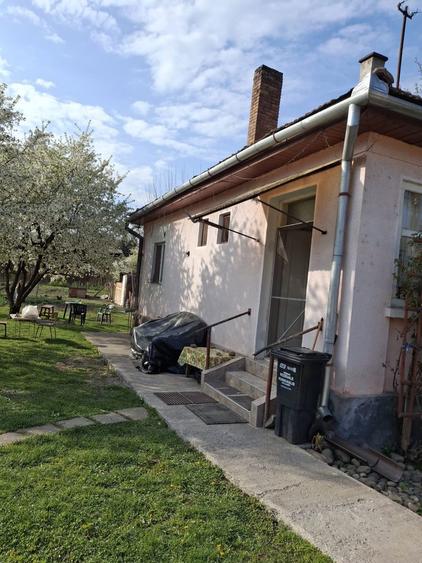 Casă cu 2 camere în Central