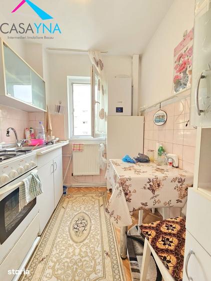 Apartament cu 3 camere semidecomandat în Șerbănești