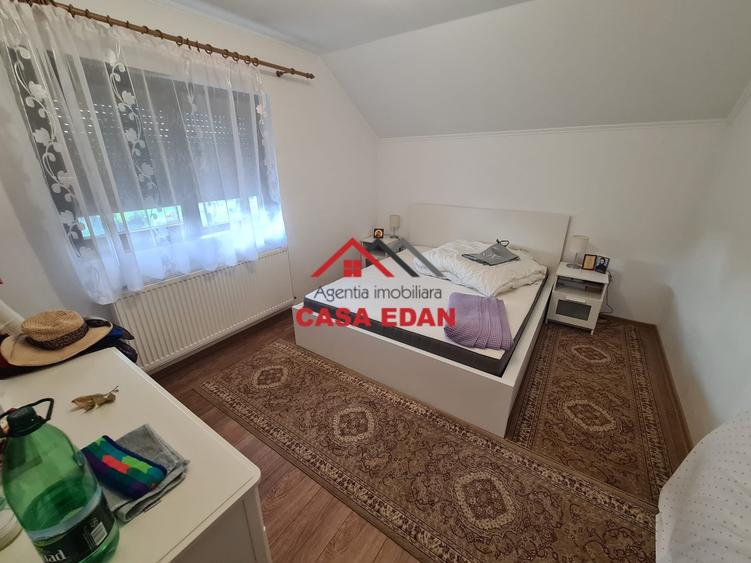 Casă cu 5 camere cu Teren 958 Mp în Câmpina