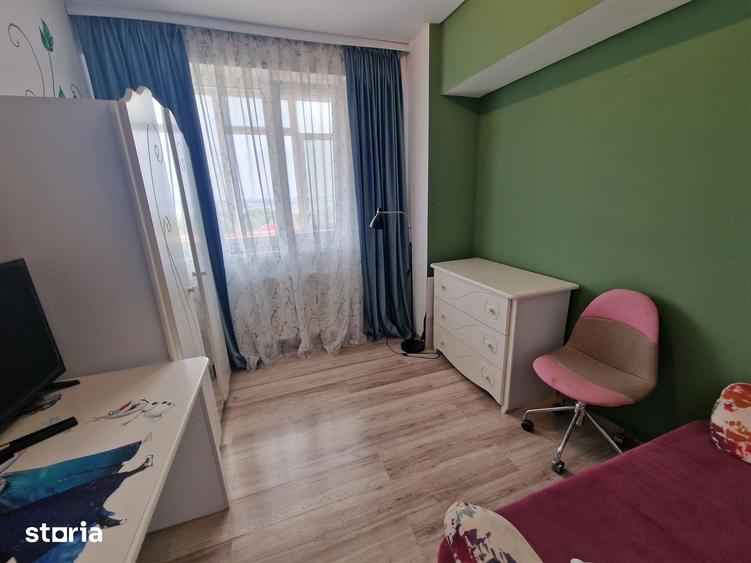 Apartament cu 3 camere semidecomandat în Gara