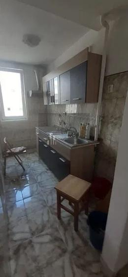 Apartament cu 4 camere semidecomandat, mobilat în Drumul Taberei
