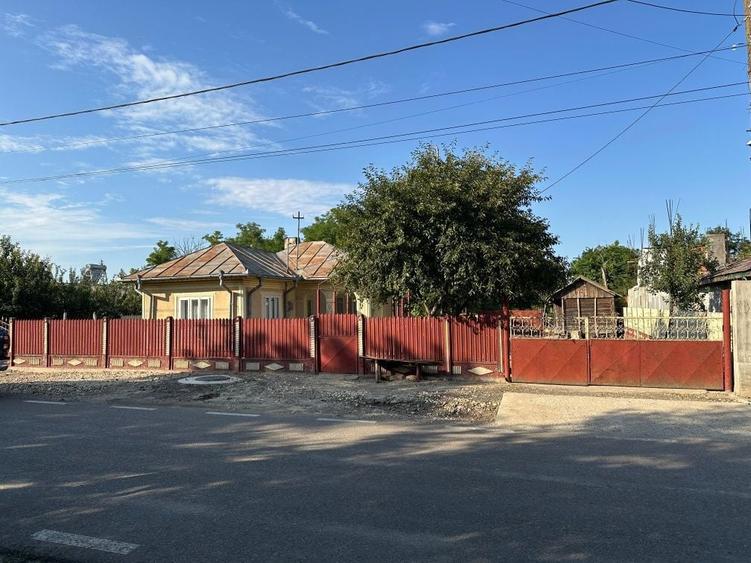 Casă cu 4 camere în Tătaru